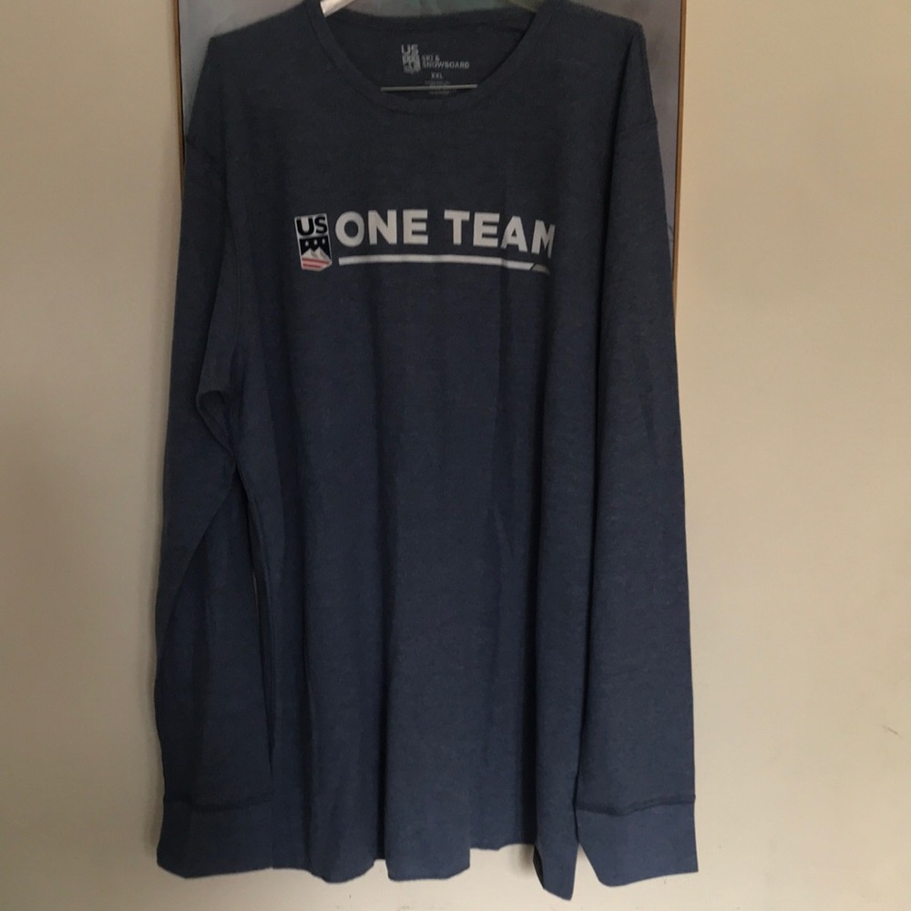 NWOT US ski & snowboard top